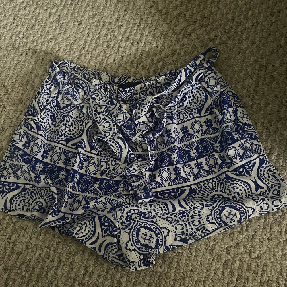Santorini shorts with tie medium/small looks like a skirt